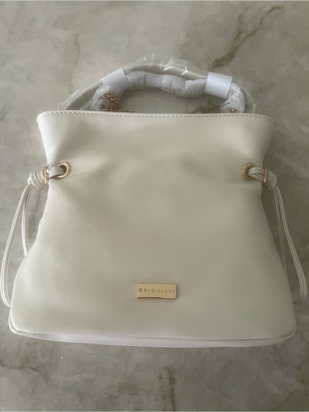 G by Giuliana Cream Crossbody Bucket Bag with Gold Chain and Hardware - Picture 4 of 4